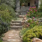 To The Garden Angairiá
